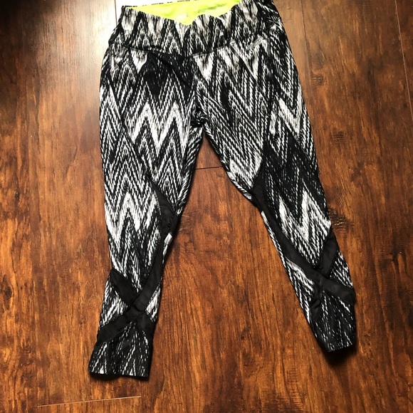Three pairs of leggings - Picture 6 of 7
